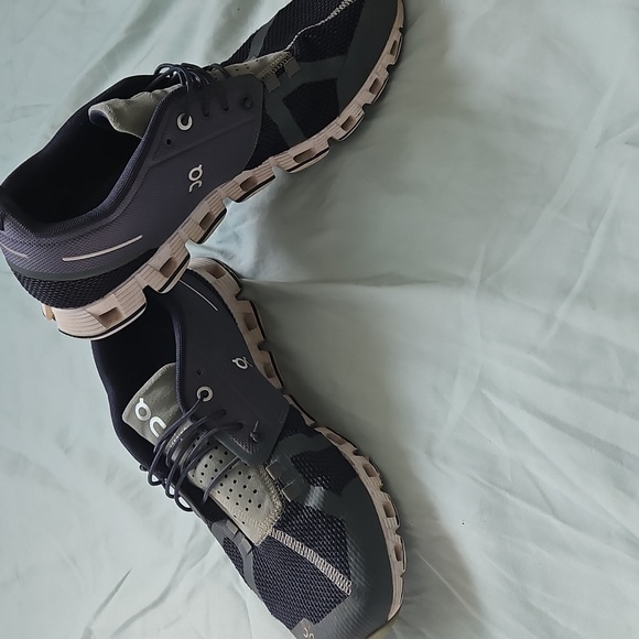 On Running Men's Dark Blue and Gray Athletic Shoes, Size 10 - Picture 3 of 6